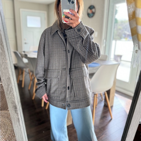 Like new H & M man plaid jacket in large - Picture 3 of 11